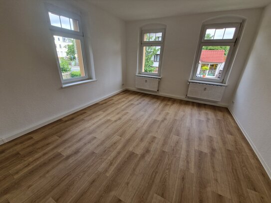 Großzügig und bequem, 2 Zimmer- Altbau-Wohnung ohne Kaution!