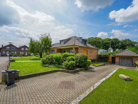 Charmanter Bungalow mit Ausgebautem Dachboden und Traumgarten