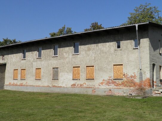 Mehrfamilienhaus wartet auf neuen Eigentümer, vorzugsweise Handwerker