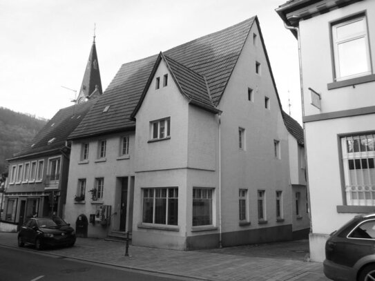 Charmantes Mehrfamilienhaus im Altstadtkern von Neckargemünd!