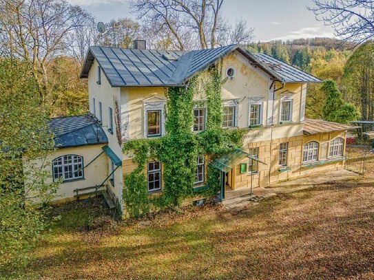 Herrenhaus Nähe Starnberg mit vielfältigen Nutzungsmöglichkeiten