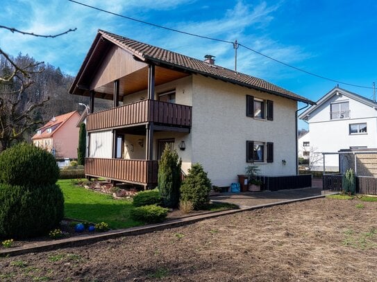 Familientraum! Einfamilienhaus mit großem Garten und Doppelgarage