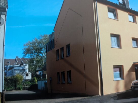 Schöne Single Wohnung fußläufig zum Rhein