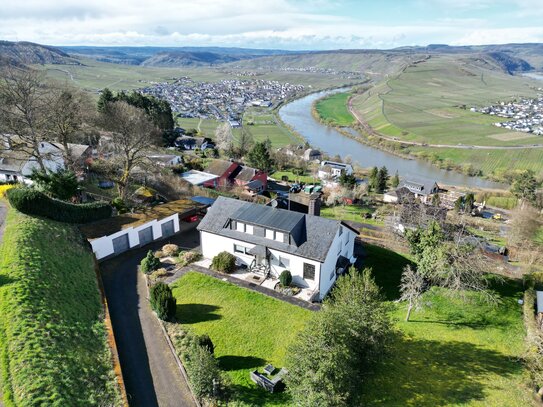 Schönes Einfamilienhaus mit Einliegerwohnung und Fernblick auf Leiwen-Zummet