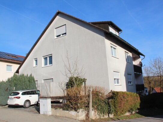 Zweifamilienhaus in Regensburg-Konradsiedlung mit Aussenpool und Doppelgarage