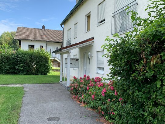 Gepflegte helle Wohnung mit Gartenanteil