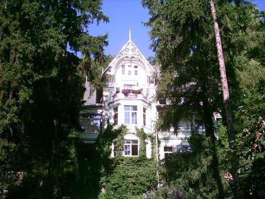 MÖBLIERTE kleine 2 Zimmer -WE in schöner Bad Blankenburger Stadtvilla