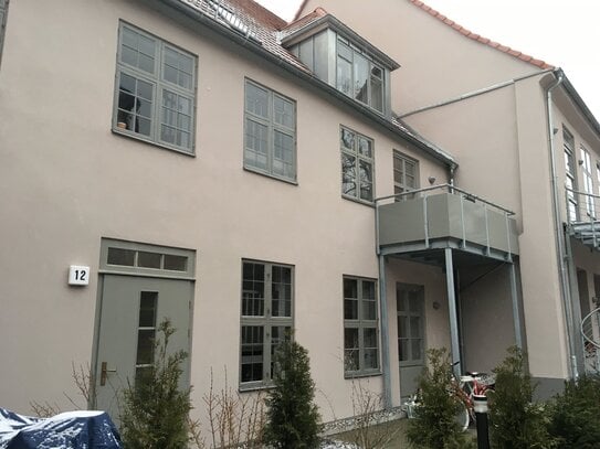 2 Zimmer Wohnung mit Balkon in der Innenstadt !