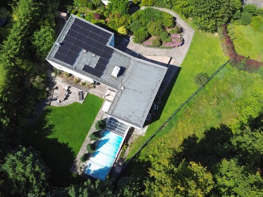 Exponierte Lage im Siebengebirge Villa mit Pool und Photovoltaik + vielen Extras Traumaussicht!