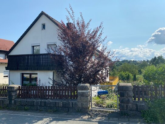 Freistehendes Zweifamilienhaus in sehr ruhiger Lage in Neustadt an der Waldnaab