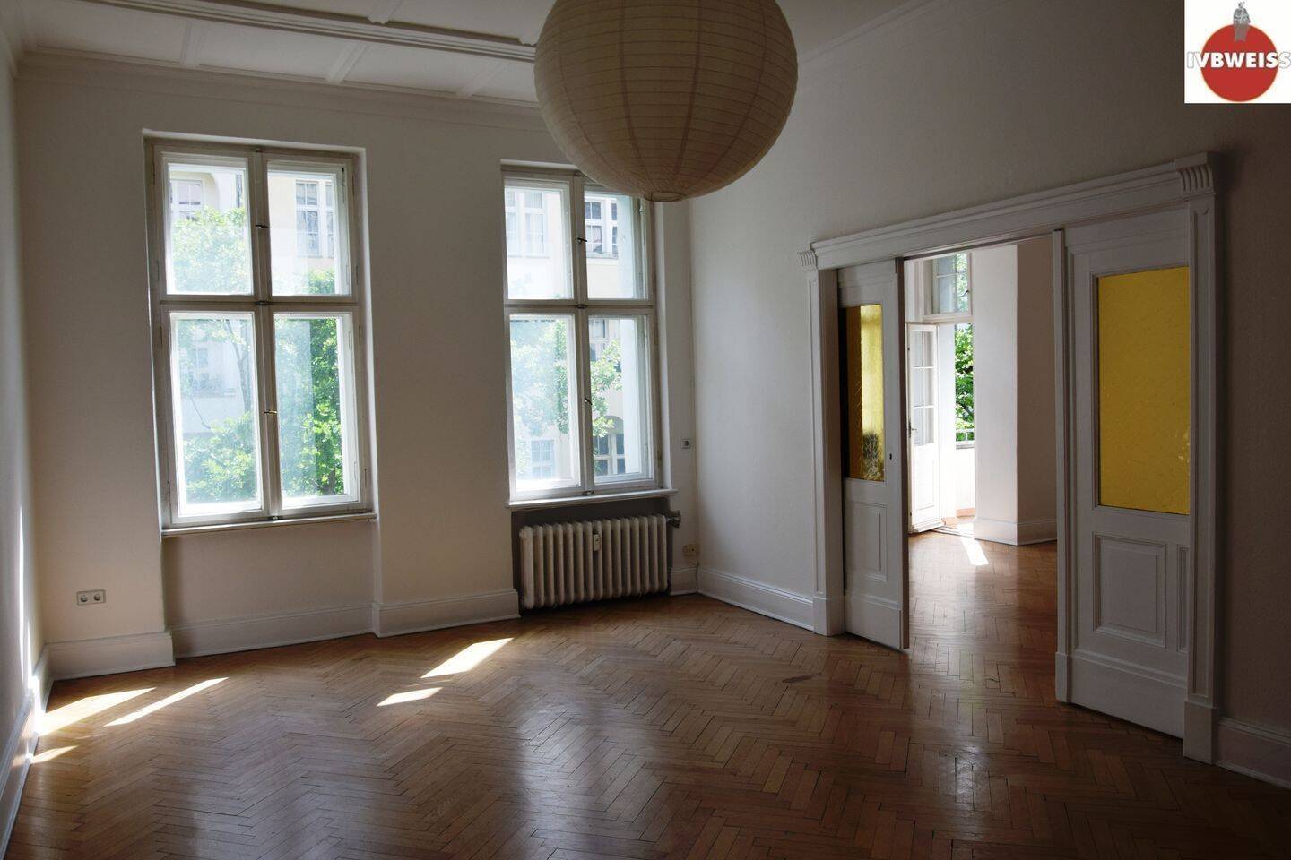 Hochherrschaftliche Wohnung am Olivaer Platz, Fischgrätparkett,Aufzug, Balkon, Einbauküche, Winterg. - Foto 1