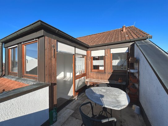 Schöne Dachgeschosswohnung mit sonniger Terrasse