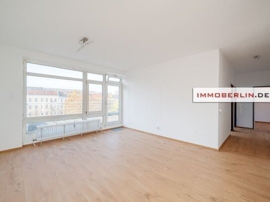 IMMOBERLIN.DE - Echtes Penthouse in Toplage – Sanierte Wohnung mit Südwestterrasse