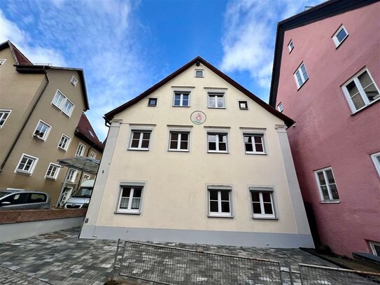 Platz für die ganze Familie oder Wohnen und Arbeiten: Stadthaus in Ellwangen