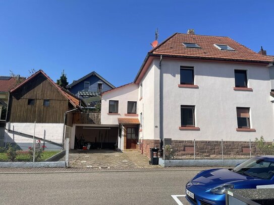 Tolles EIN-/Zweifamilienhaus mit Nebengeb./Werkstatt, Terrasse, überdachter KFZ Stellplatz