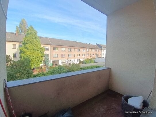 DU-Untermeiderich, Metzerstraße 36 - 2 Zimmer-Wohnung mit Balkon im 1.OG ab November oder später zu mieten !!