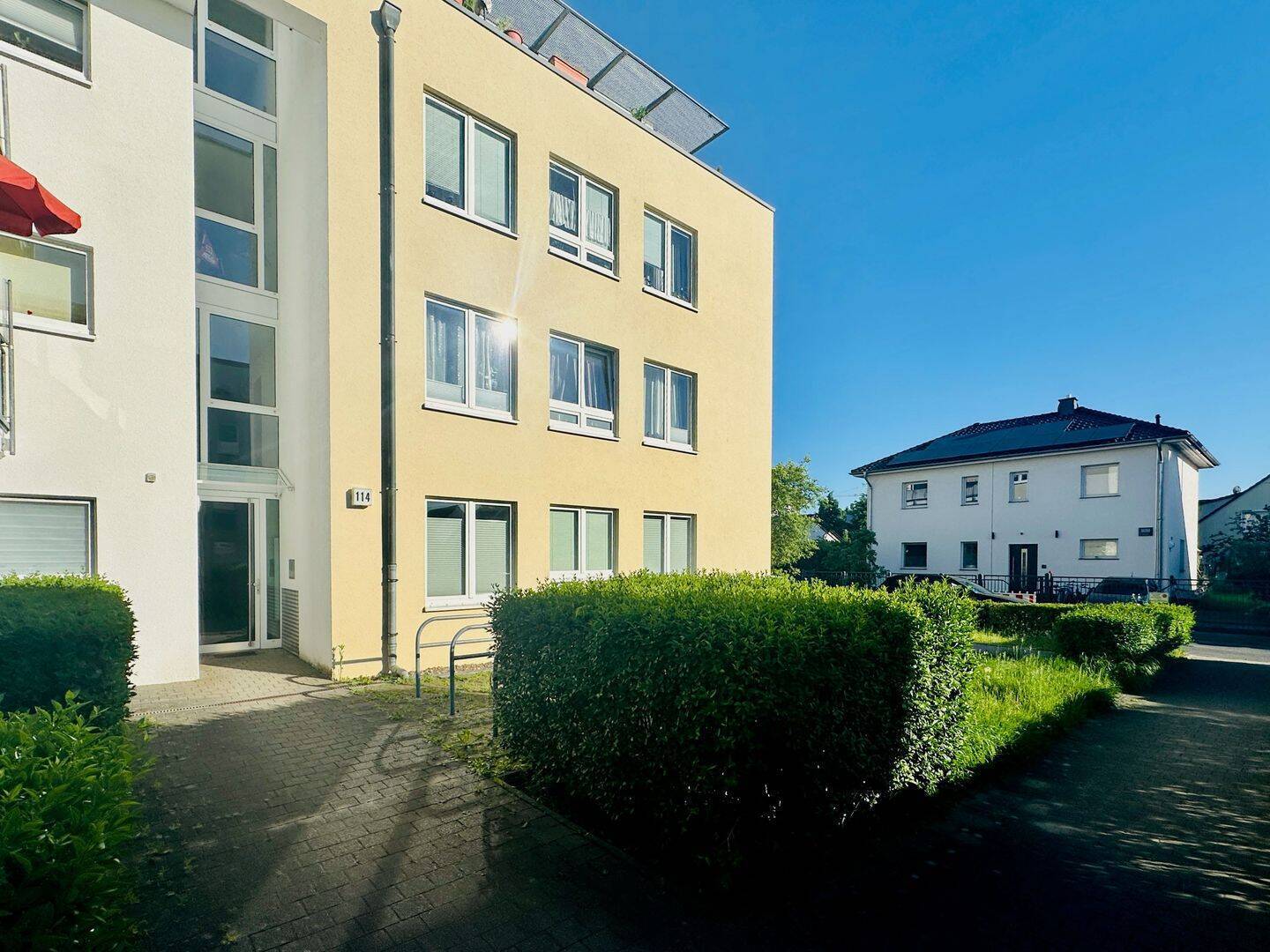 möbliert 3-Zi in Pankow + Tiefgarage - mindestens 1 max. 2 Jahre | Wannen-Bad | EBK | Balkon | LIFT - Foto 1