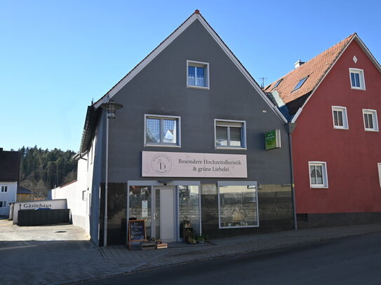 KOMPLETT VERMIETET! Zentral gelegenes Wohn-/Geschäftshaus in Deining bei Neumarkt i.d. Oberpfalz