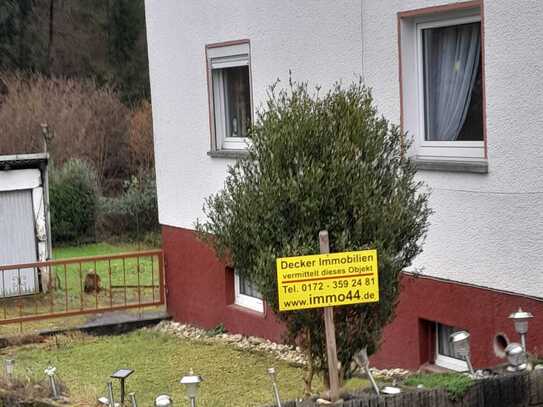 ** Immobilie in Herborn-Seelbach ** Spielparadies für ihre Kinder und Tiere im großen Garten **