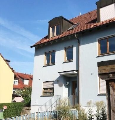 Gepflegtes Reihenmittelhaus in guter Lage - fest vermietet !