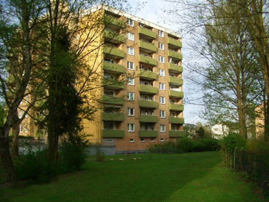 Modernisierte 4-Raum-Wohnung mit Ausblick über Wedel