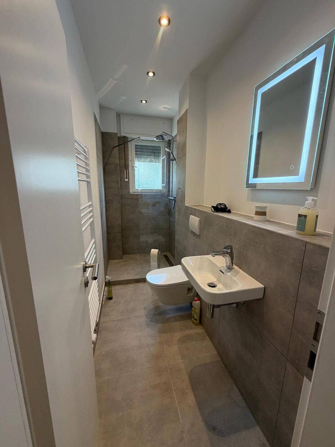 Single Apartment komplett möbliert - Foto 1