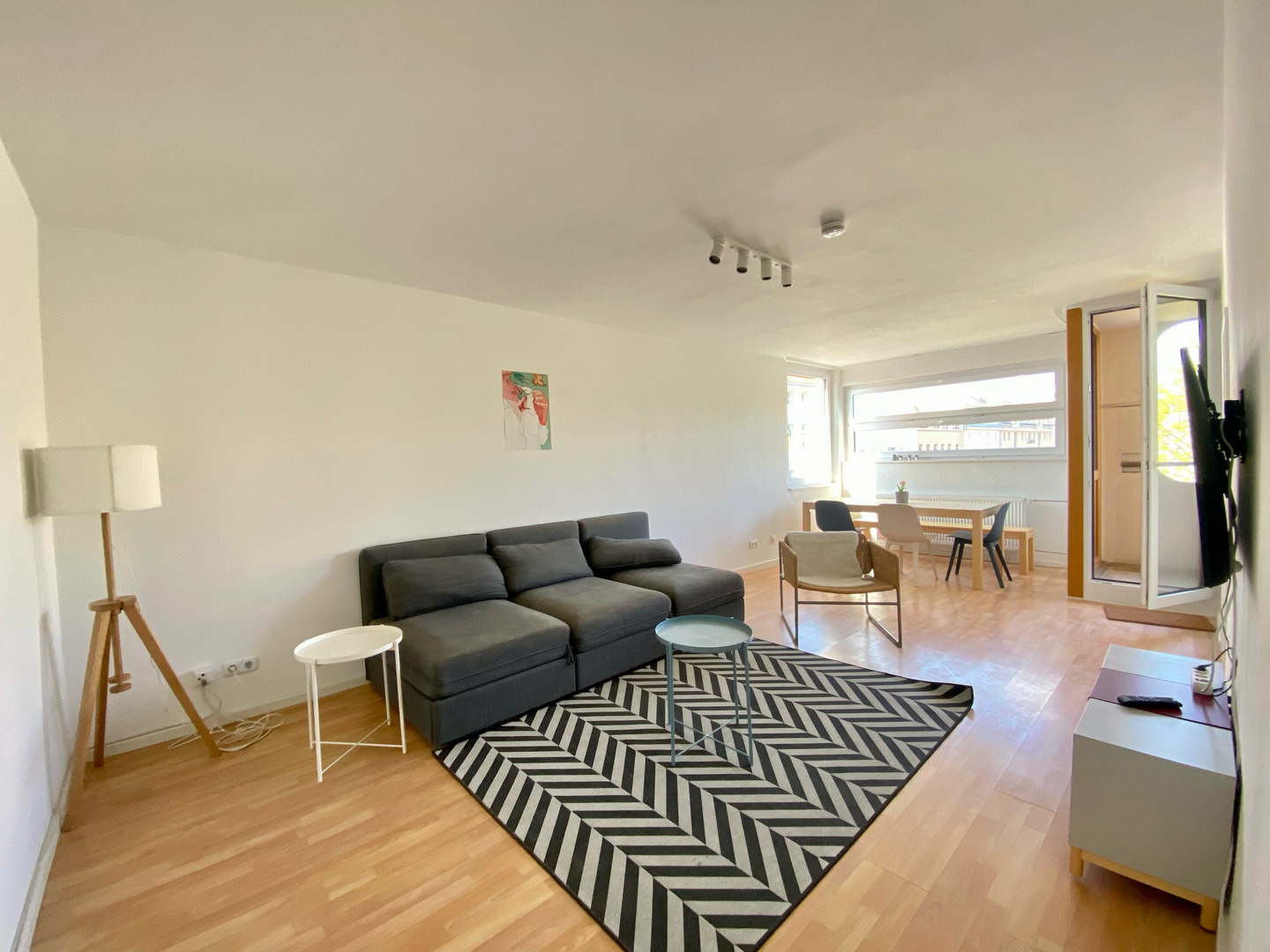 Stadtleben pur! Möblierte Zwei-Zimmer-Wohnung auf 3 Jahre befristet !! - Foto 1