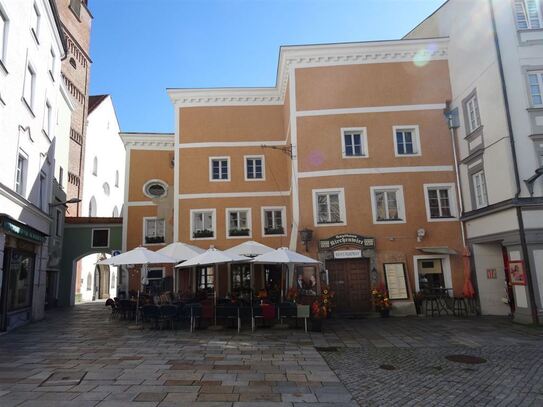 traditionelles Gasthaus am Stadtplatz