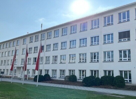 Moderne Büroflächen im Verwaltungsgebäude am Flughafen Dresden zu vermieten