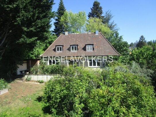 Zauberhafte Stadtvilla mit viel Charme in bester Lage . Garage und Garten