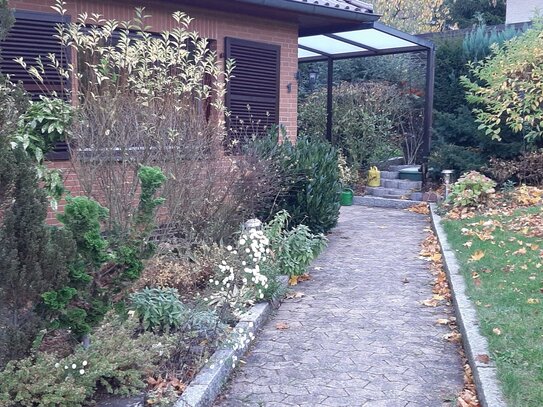 Einfamilienhaus mit Süd-West-Balkon und Garten