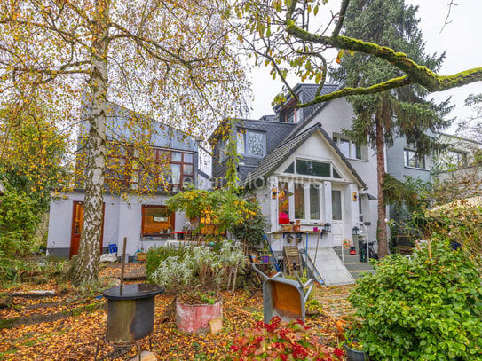 Mehrgenerationenwohnen, 2 Wohneinheiten mit Terrasse, Garten und Stellplätzen auf Traumgrundstück