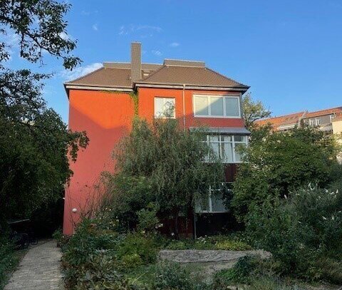 Vermietete Eigentumswohnung mit Balkon und 2 Wintergärten im Gartenhaus. Eigennutzung möglich