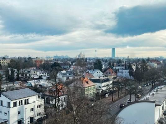 * Münchner Skyline.... sonniges Appartement für Selbstnutzer, großer Balkon (Wintergarten) letztes Stockwerk! *