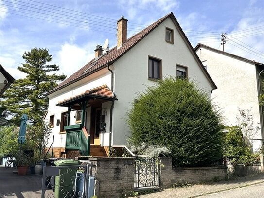 Freistehendes Einfamilienhaus in ruhiger Wohnlage mit schönem Garten