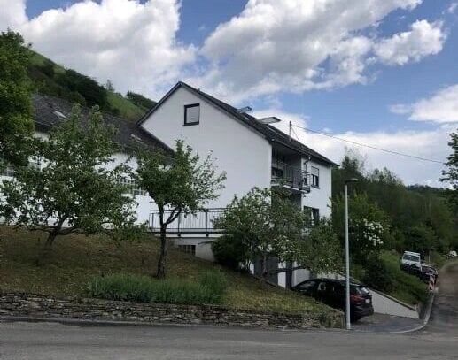 Erstbezug nach Kernsanierung: Dreizimmerwohnung mit einzigartigem Ausblick und hochwertiger Ausstattung