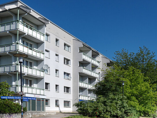 Ihre Familienwohnung mit tollem Ausblick vom Balkon.