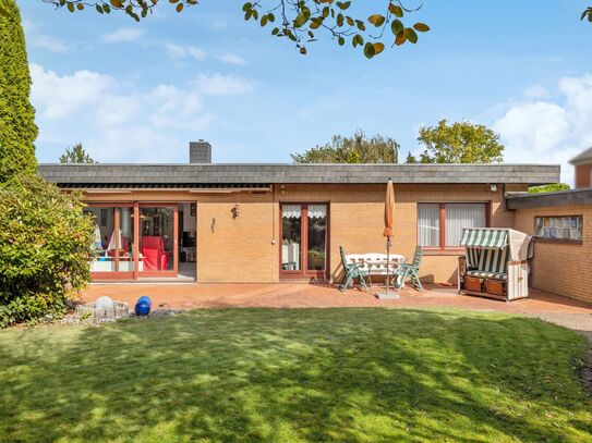 Großzügiger Bungalow mit schönem Garten in ruhiger und beliebter Lage in Husum