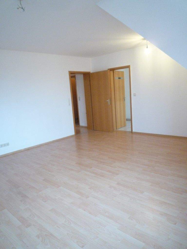                                                               2 ZW W&uuml; Heuchelhof, helle gem&uuml;tliche Dachwohnung mit etwas Schr&auml;ge (ohne Balkon&hellip;                                                       in Heuchelhof (Würzburg)