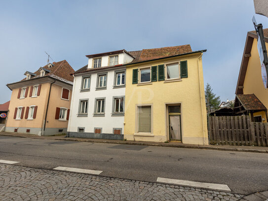 Denkmalgeschützte Doppelhaushälfte im Zentrum von Britzingen-Müllheim