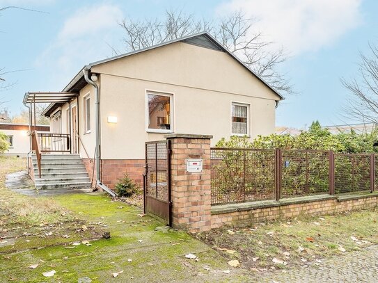 Grundstück mit Einfamilienhaus nahe dem Altglienicker Wasserturm