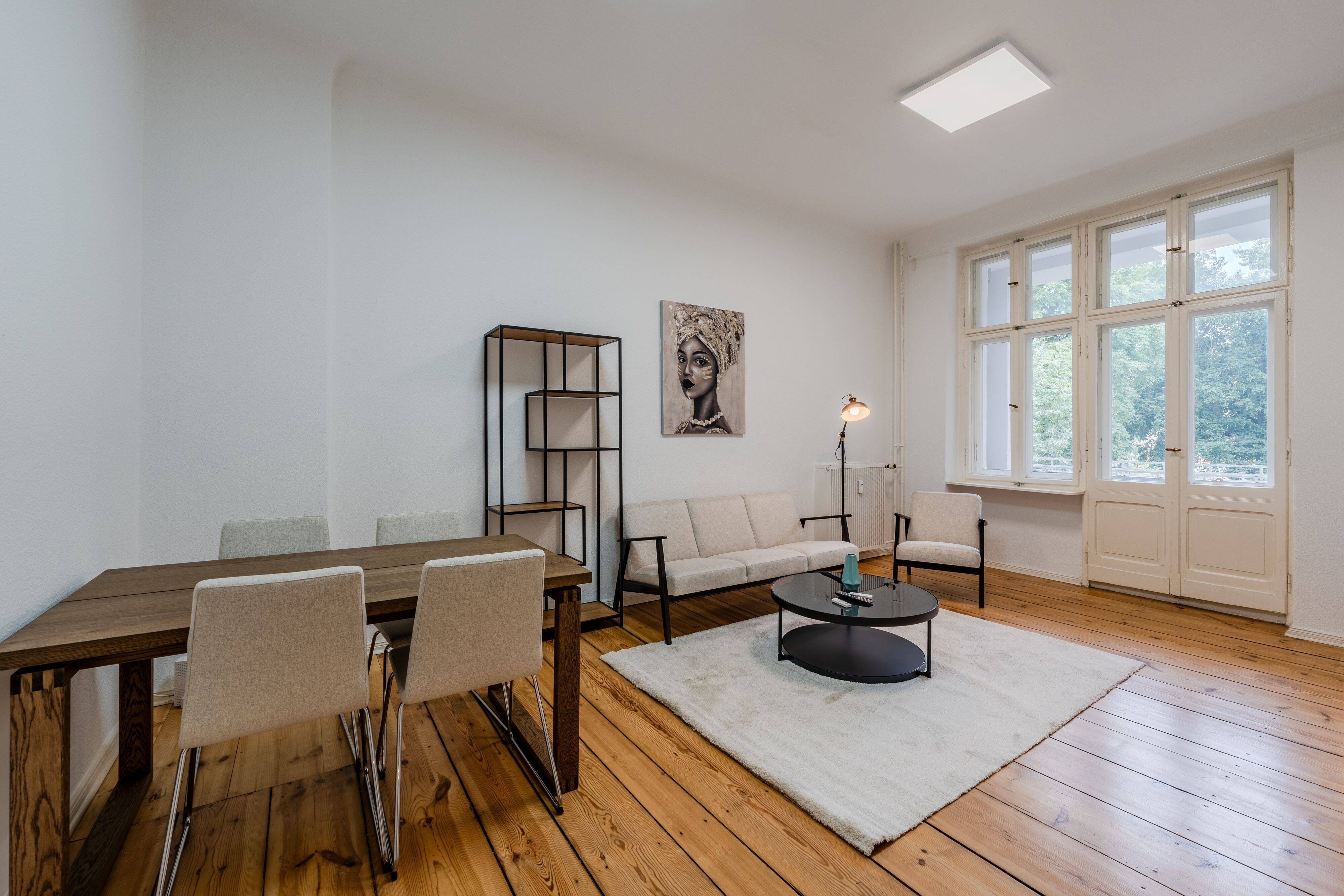 Wunderschöne große Wohnung mit Balkon - Foto 1