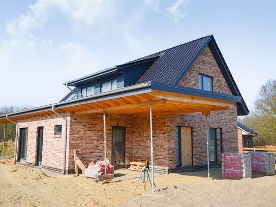 Niedrigenergie-Einfamilienhaus mit Kanalblick im finalen Bauabschnitt in der Nähe von Heide!