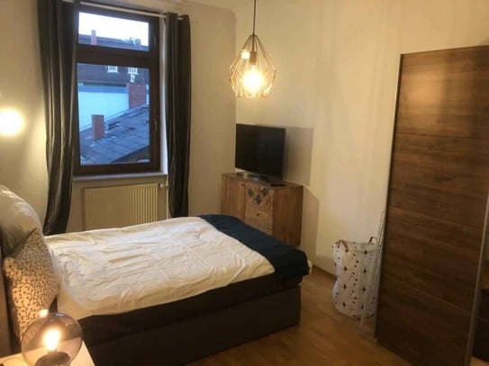 Gemütliches Zimmer in einem Co-Living-Apartment in einem beliebten Stadtteil von Frankfurt