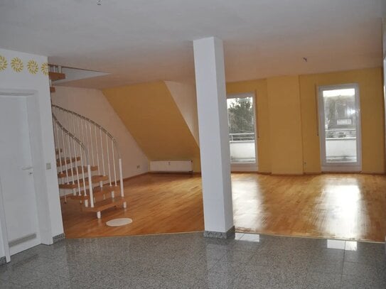 Exklusive 3,5-Zimmer-Maisonette-Wohnung mit Balkon und Einbauküche in MA-Wallstadt