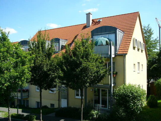 2-Raumwohnung in ruhiger Wohngegend, mit Balkon und Tiefgaragenstellplatz zu vermieten!