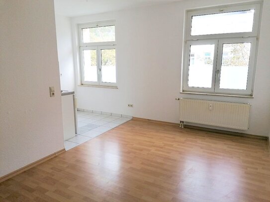 !! kleine 1-Zimmer-Wohnung mit Miniküche in ruhiger Nebenstraße !!