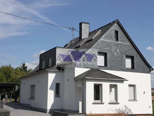 Einfamilienhaus mit 160 m² Wfl, plus Au-pair Whg. 20 m², Garten, Terrasse und Carport