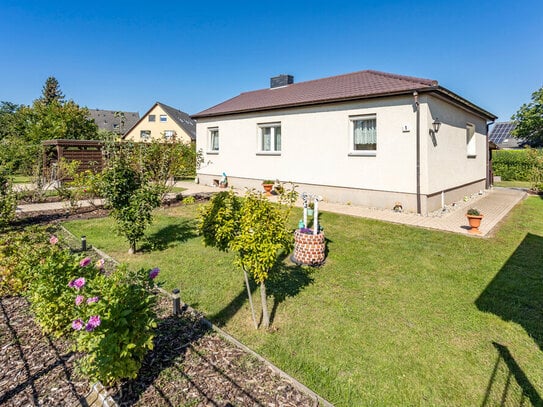 **Charmanter Bungalow mit gepflegtem Garten**