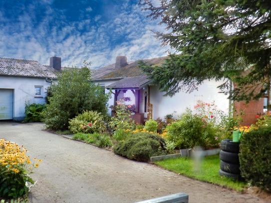 Paradies für Gartenliebhaber! Ein Bungalow mit großen Garten